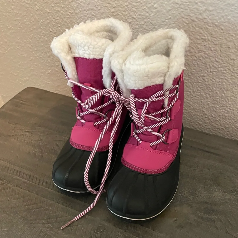 Cat & Jack Pink and Black Winter snow Boots with Faux Fur Lining